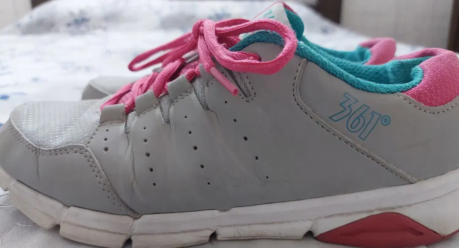 کتانی های زنانه اصل سایز ۳۸|کیف، کفش، کمربند|اندیشه, اندیشه فاز ۵|دیوار