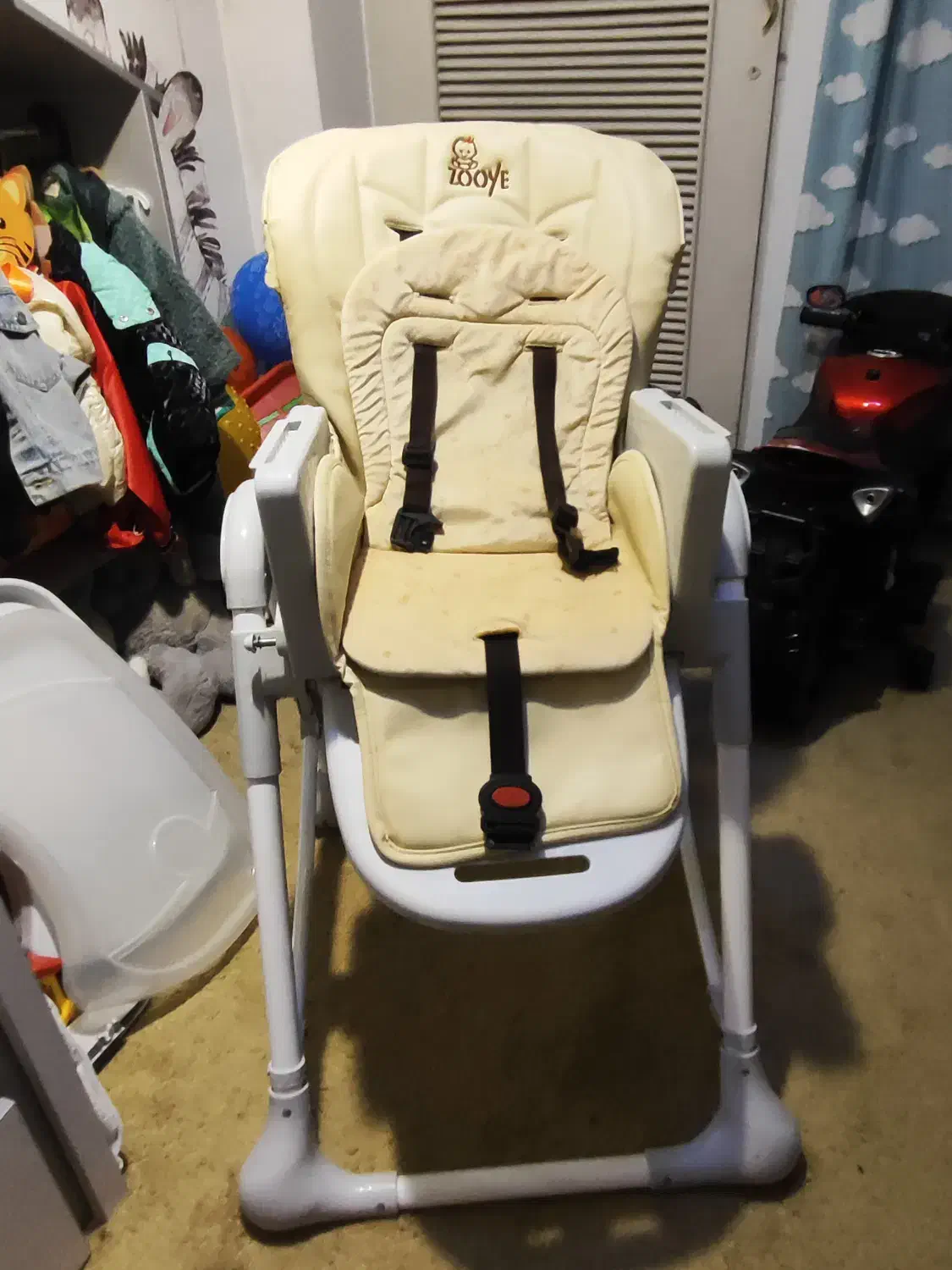 صندلی غذا کودک|تخت و صندلی بچه|قائم‌شهر, |دیوار