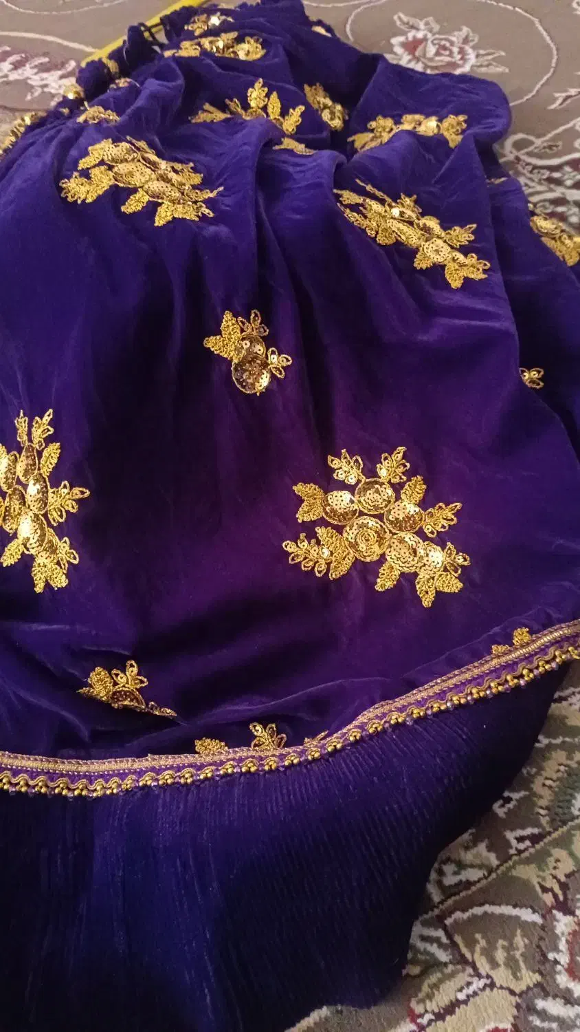 لباس مخمل|لباس|دهدشت, |دیوار