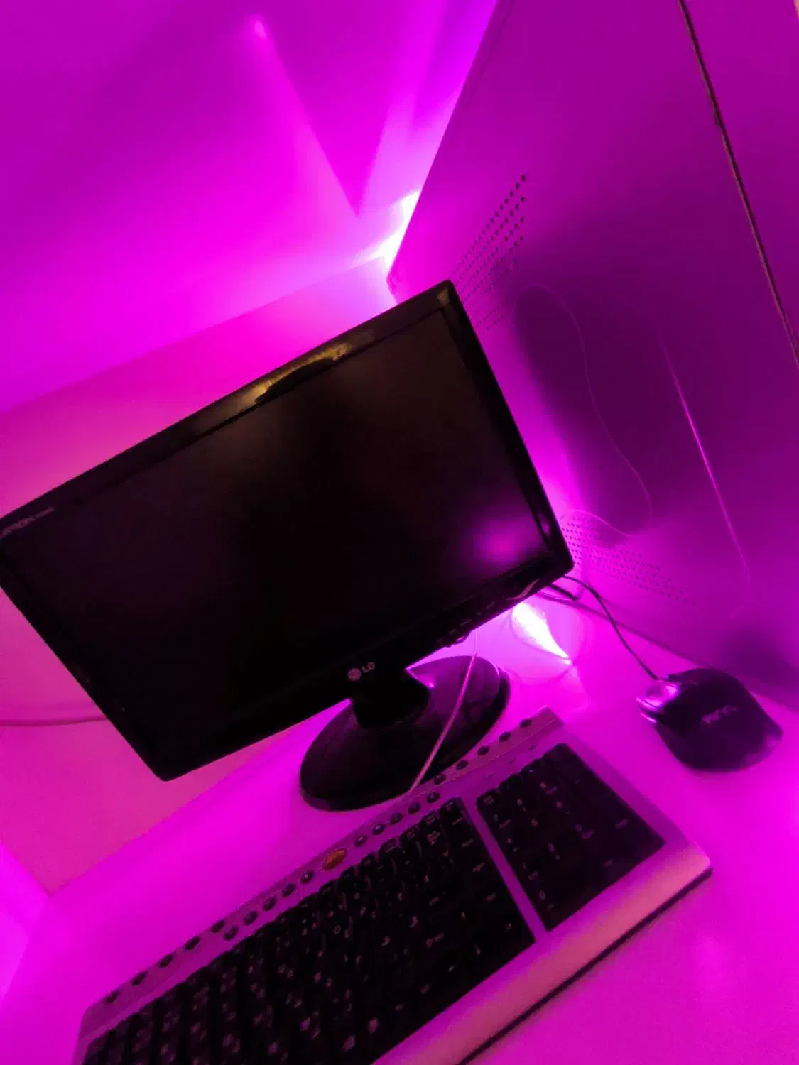 کامپیوتر|رایانه رومیزی|جم, |دیوار