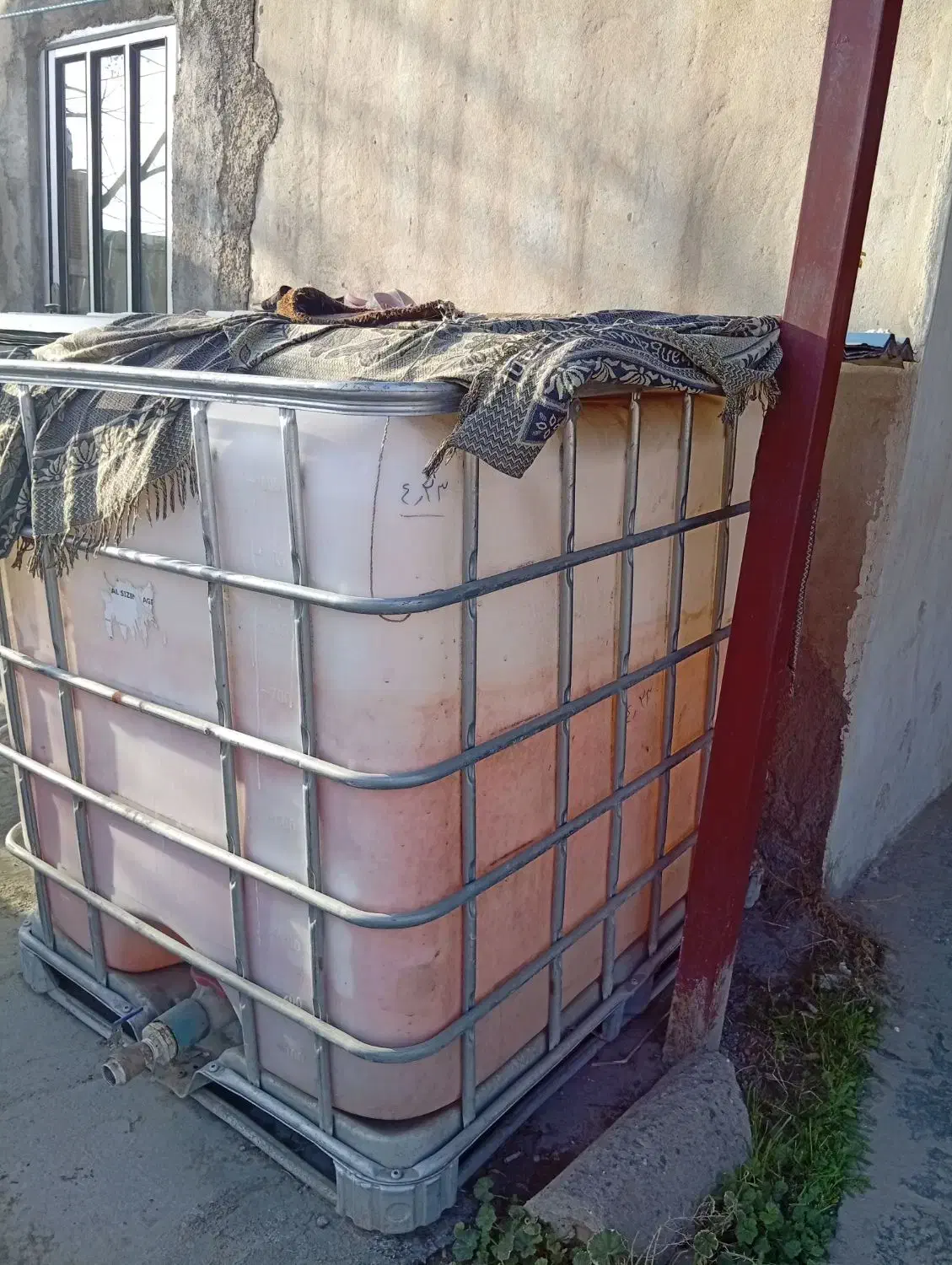 تانکر1000لیتری|ظروف نگهدارنده، پلاستیکی، یک‌بارمصرف|آق قلا, |دیوار