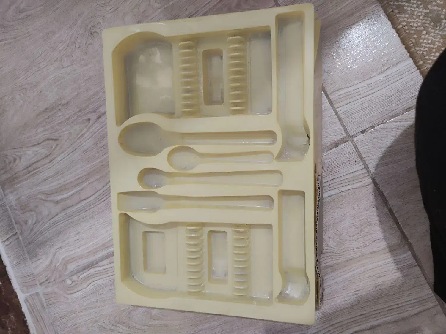 جعبه چوبی|آب‌چکان و نظم‌دهنده ظروف|کرمانشاه, |دیوار