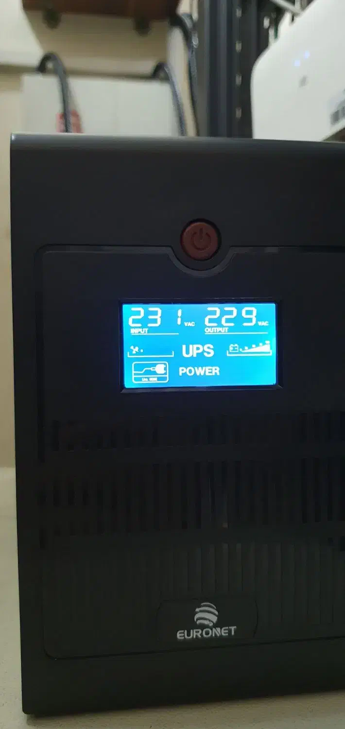 ups آنلاین با باتری های داخلی ۲۰۰۰ ولت آمپر یورونت|قطعات و لوازم جانبی رایانه|مشهد, ترمینال|دیوار