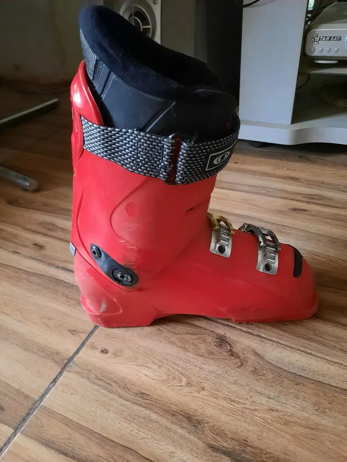 فروش یک لنگه کفش اسکی سالامون و فیکس اسکی|ورزشهای زمستانی|تهران, زعفرانیه|دیوار