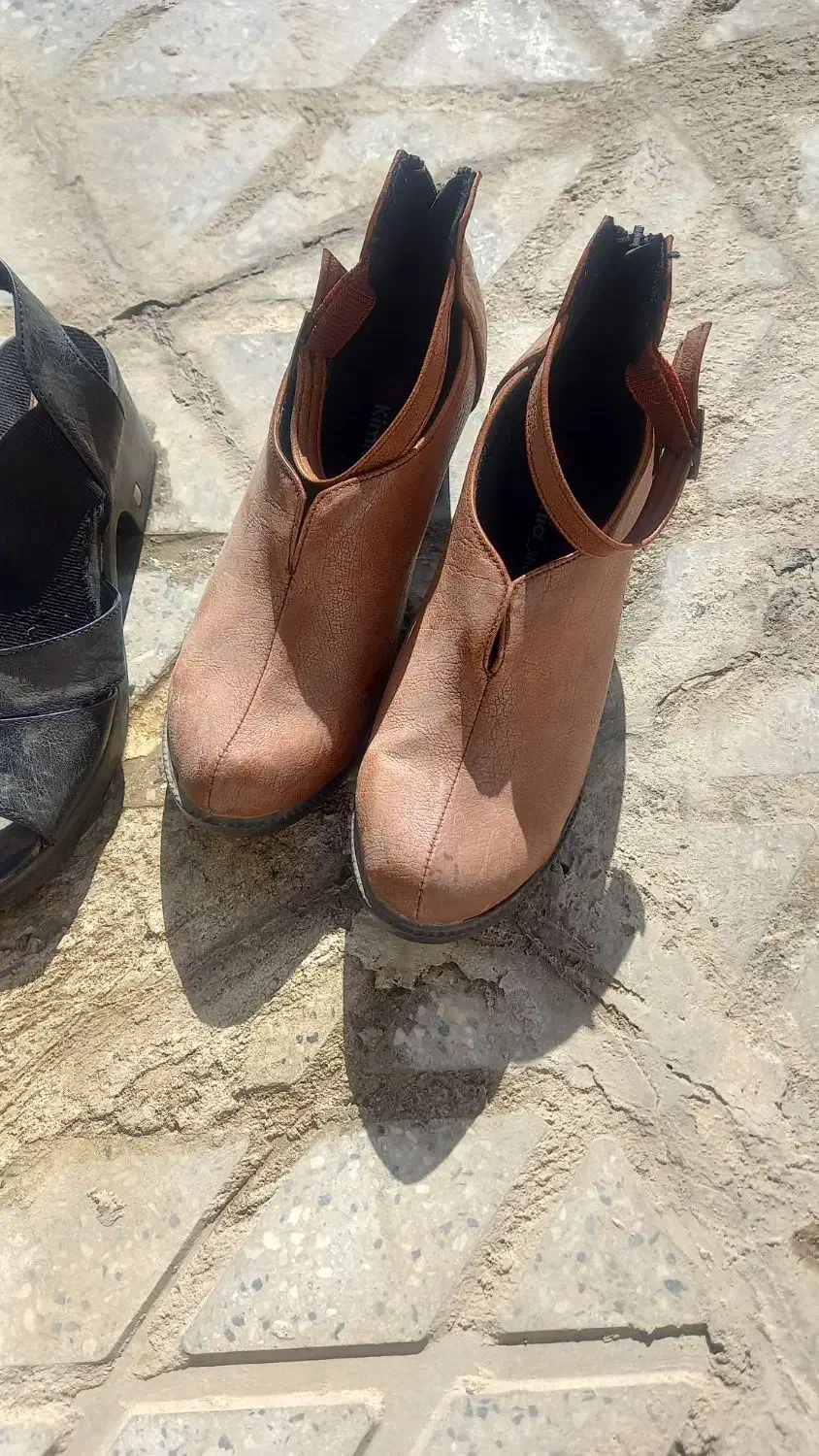 جفتی ۲۰۰|کیف، کفش، کمربند|بروجرد, |دیوار