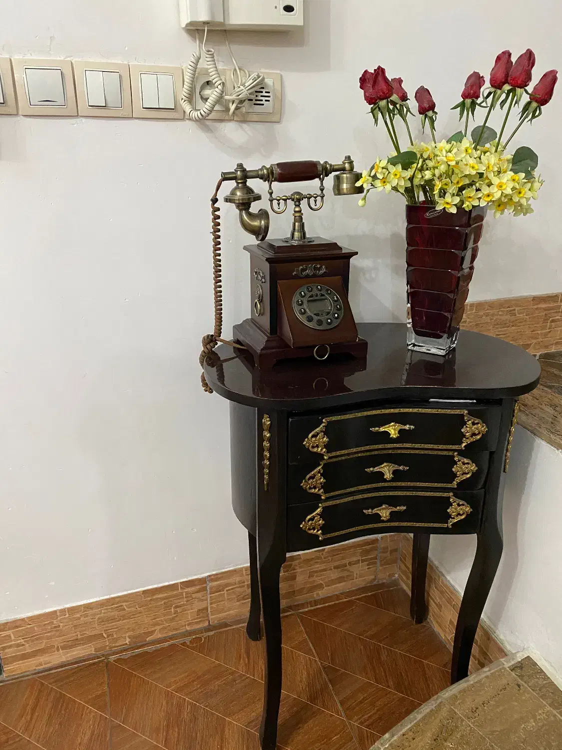 میز تلفن|میز تلفن|بهشهر, |دیوار