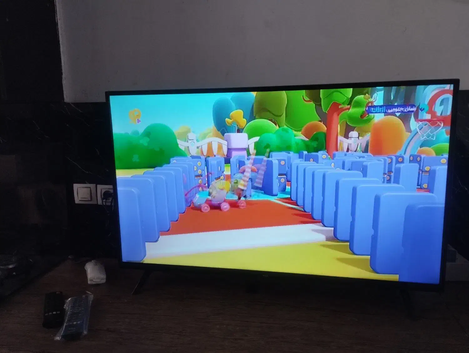 ال ای دی 43|تلویزیون و پروژکتور|پیر بکران, |دیوار