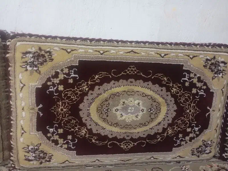 دو عدد شش متری و 6عدد پشتی دست دوم|فرش|کامیاران, |دیوار