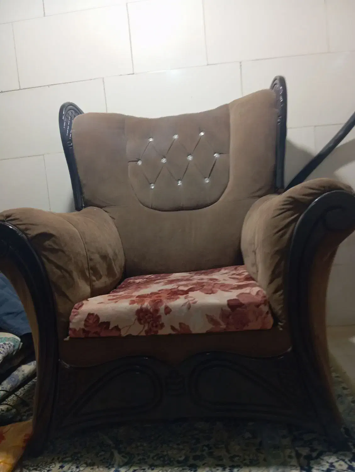 یه دست مبل هفت نفره|مبلمان خانگی و میز عسلی|هشتگرد, شهرک وحدت|دیوار