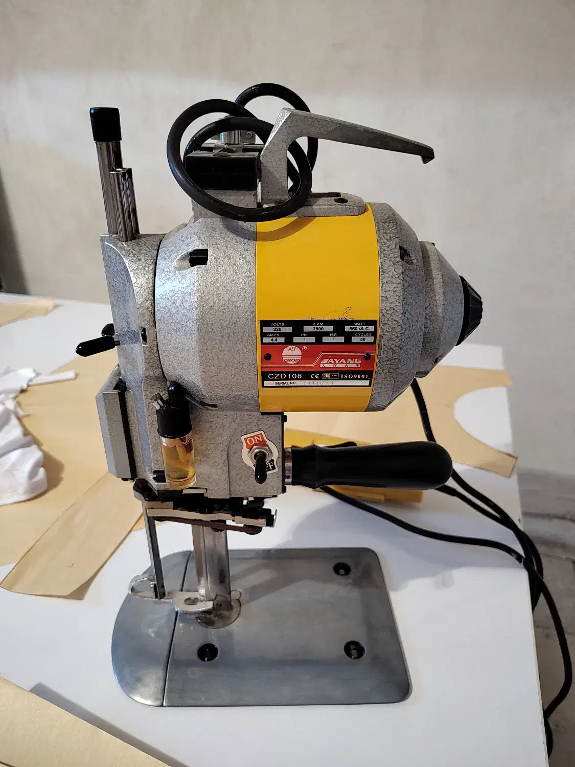 قیچی، میاندوز و سردوز|چرخ خیاطی و ریسندگی|ایوان, |دیوار