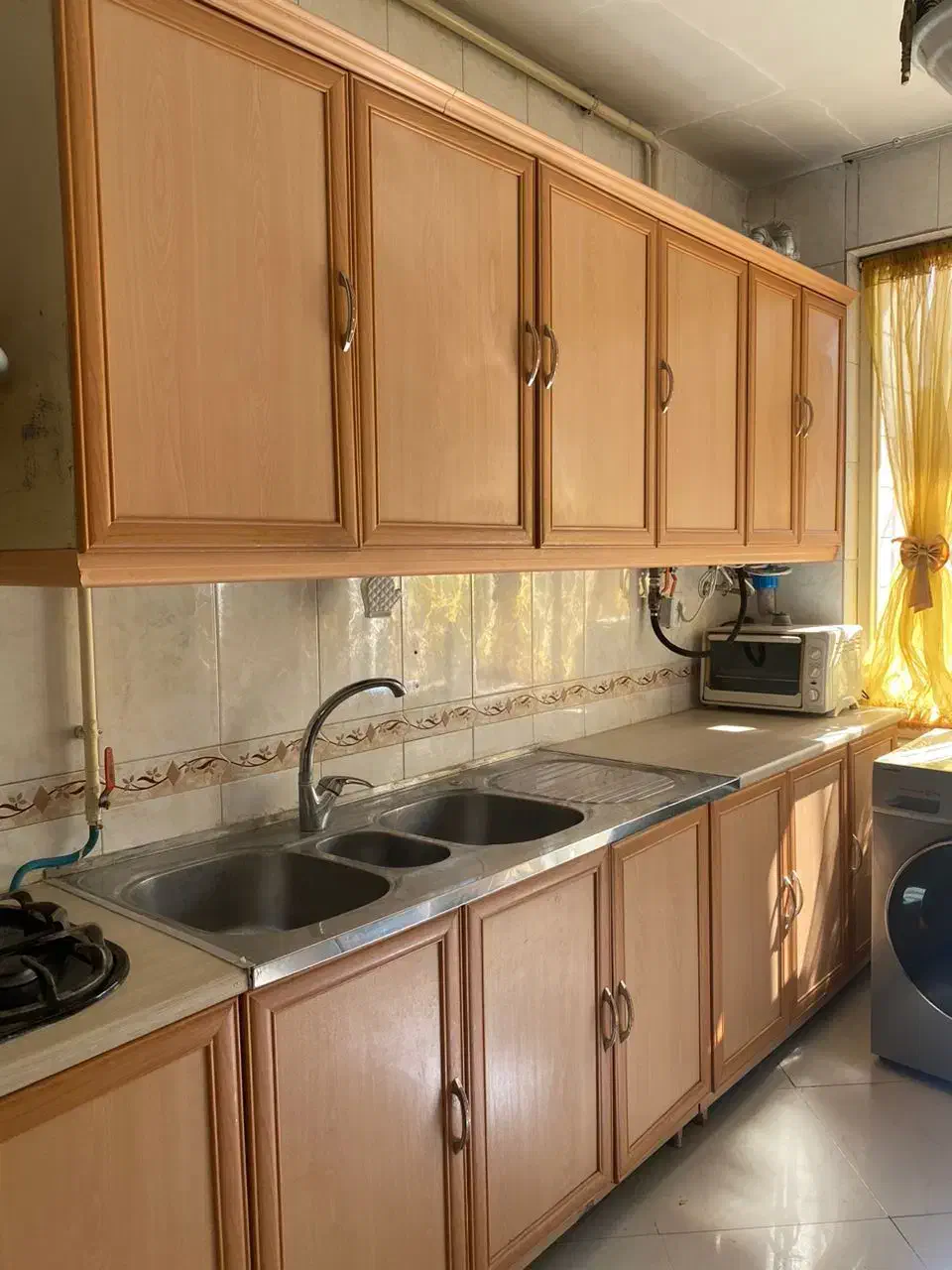 کابینت کاملا سالم به همراه هود.گاز رومیزی.هود|کتابخانه، شلف، قفسه‌های دیواری|اراک, |دیوار