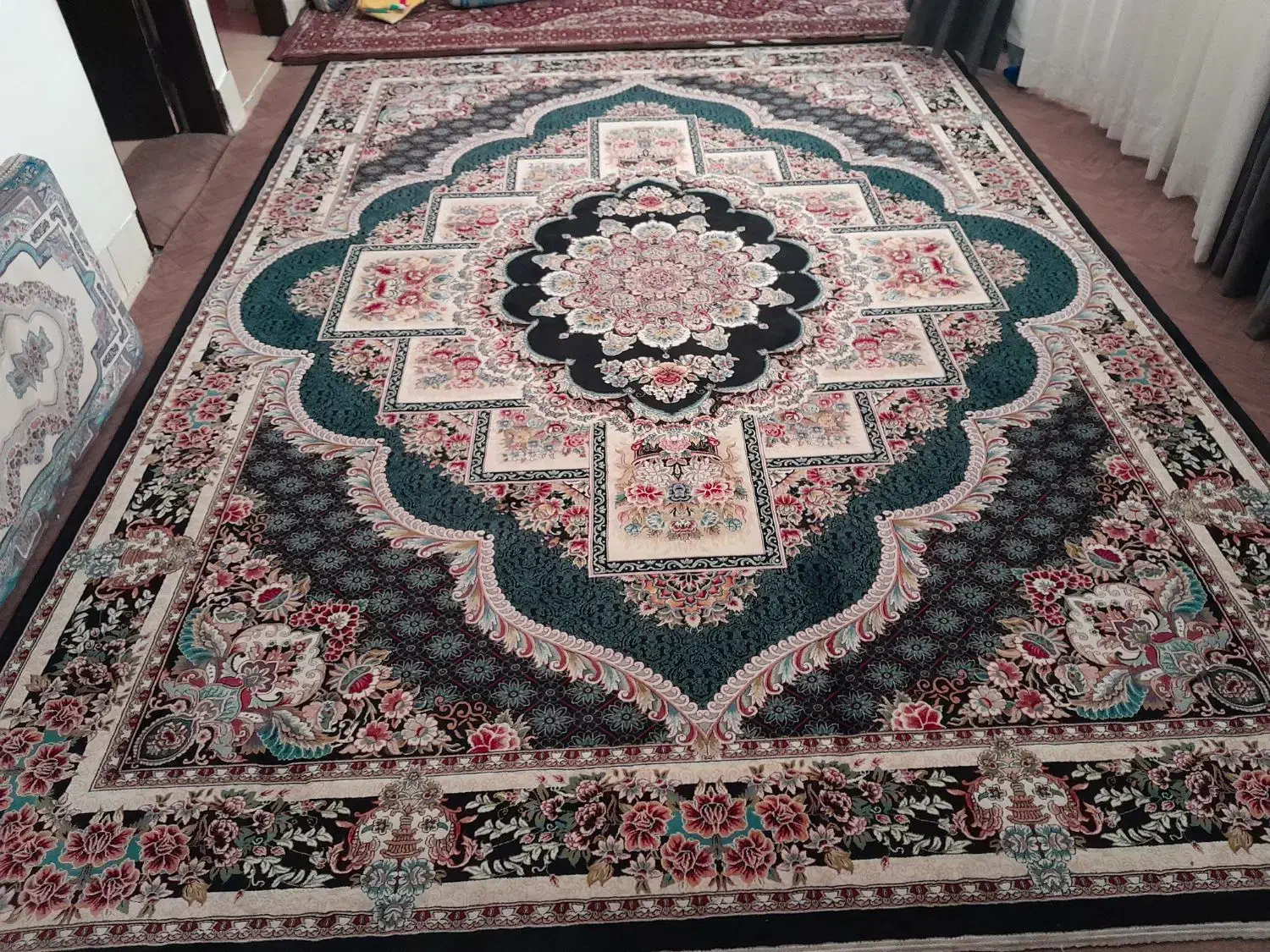 فرش ۹ متری۷۰۰شانه|فرش|لاهیجان, بازکیاگوراب|دیوار