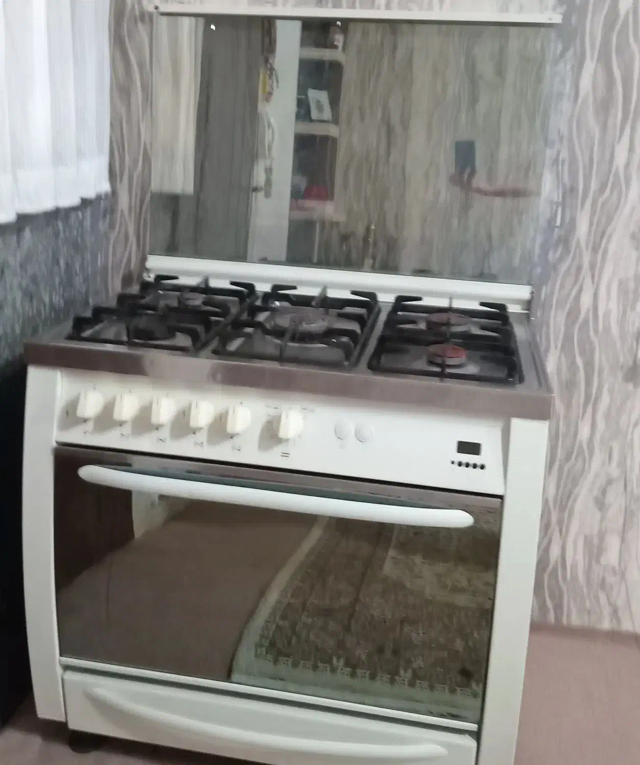 فروش گاز تاکنو.  در حد نو وسالم  و دارای ایتم فر|اجاق گاز و لوازم برقی پخت‌وپز|قرچک, مهدیه|دیوار