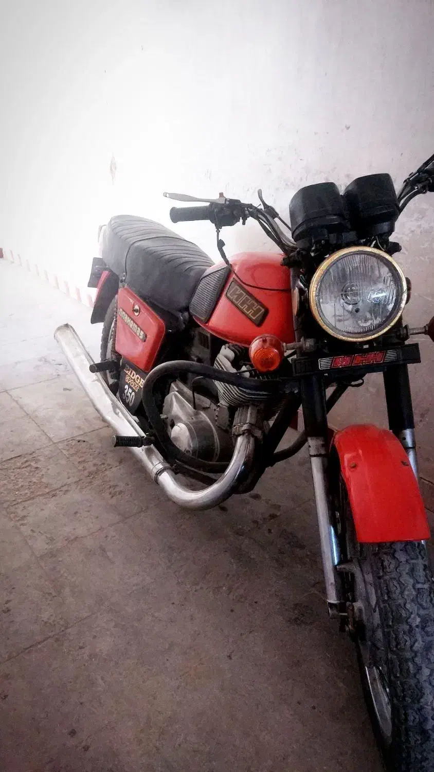 موتور ایژ همه لوازم فابریک|موتورسیکلت|آیسک, |دیوار