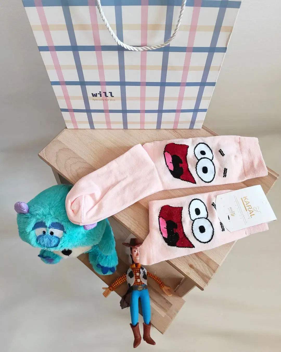 جوراب ساقدار انیمیشنی|لباس|رباطکریم, رباطکریم|دیوار