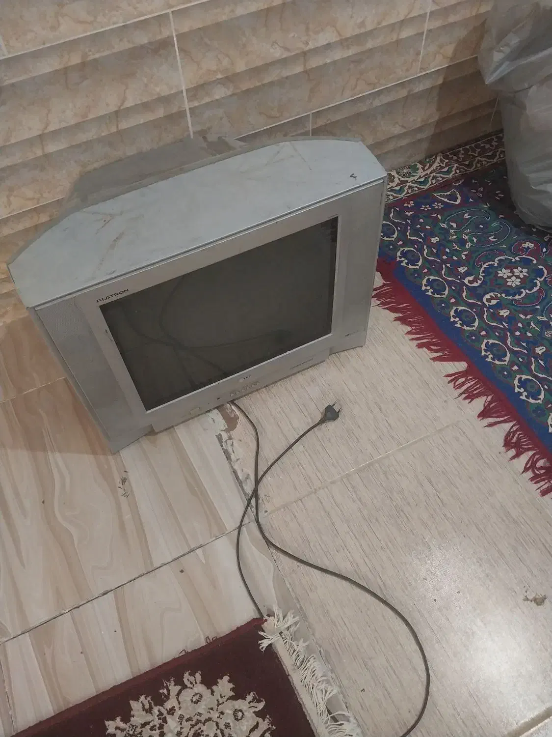 تلویزیون آل جی ۲۱ اینچ|تلویزیون و پروژکتور|زرین دشت (فارس), |دیوار