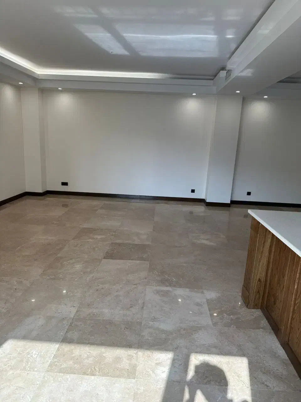 ۲۱۲ متر ۳ خواب مستر  ( تک واحدی  ) نوساز