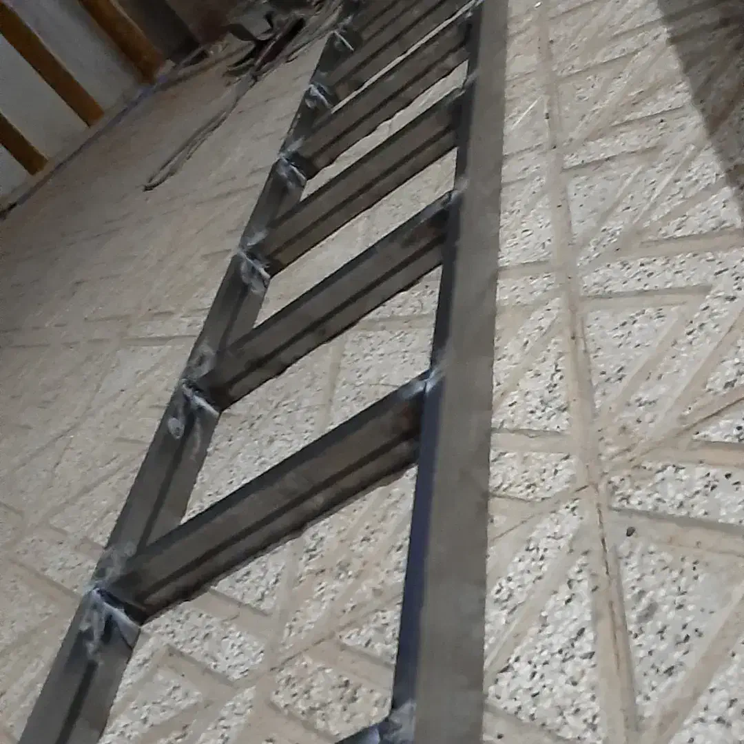 چهارپایه ونردبان|صندلی و نیمکت|زبرخان, |دیوار