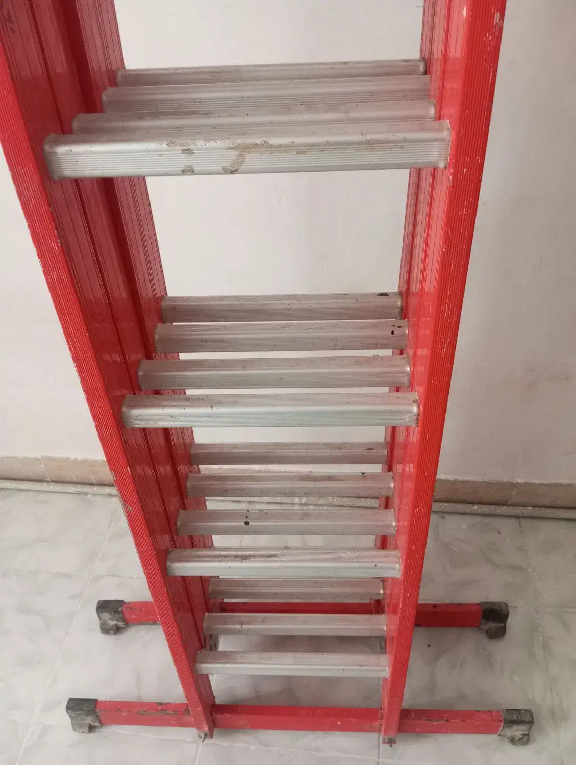 فروش نردبان شش متری تاشو درحدنو|ابزارآلات|سمنان, |دیوار