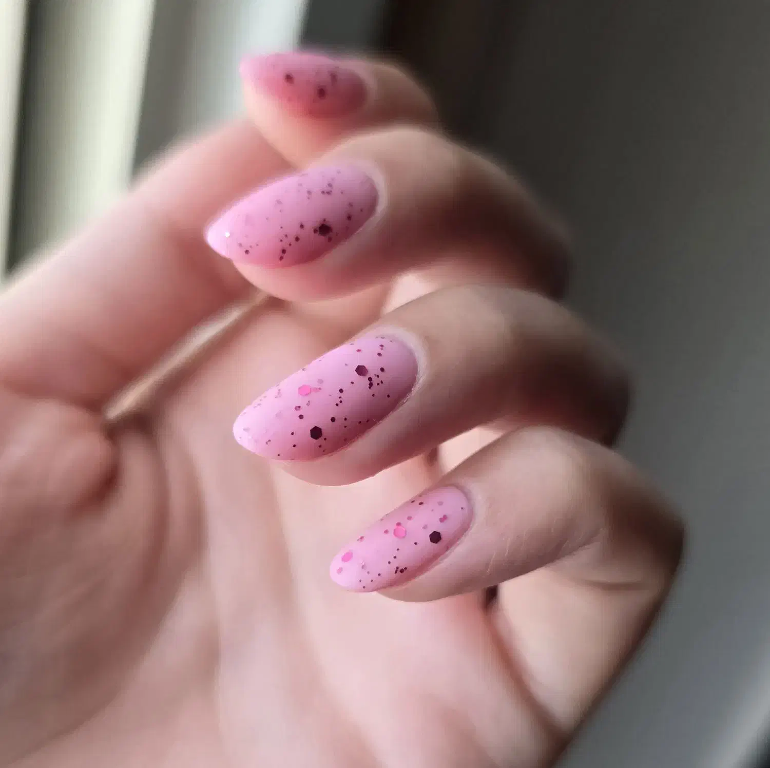 کاشت و ترمیم ناخن|خدمات آرایشگری و زیبایی|رشت, لاکانی|دیوار