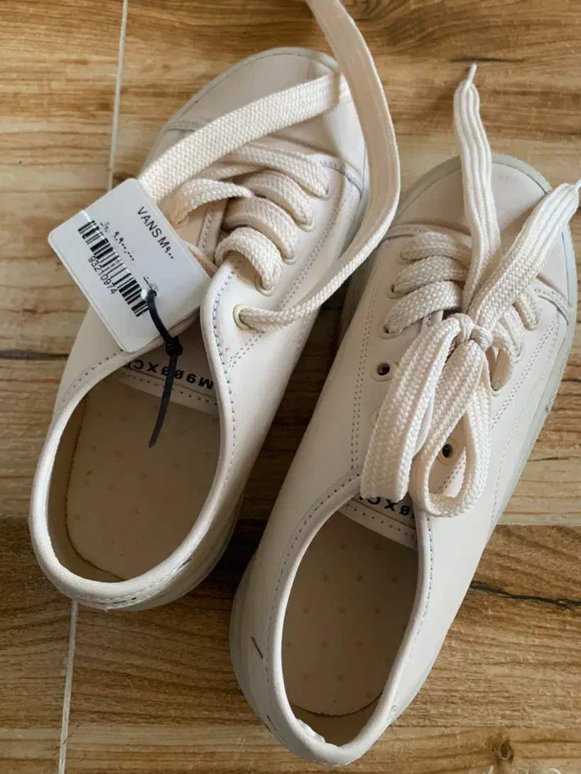 کفش دخترانه کالباسی خوش رنگ|کیف، کفش، کمربند|پارس‌آباد, |دیوار