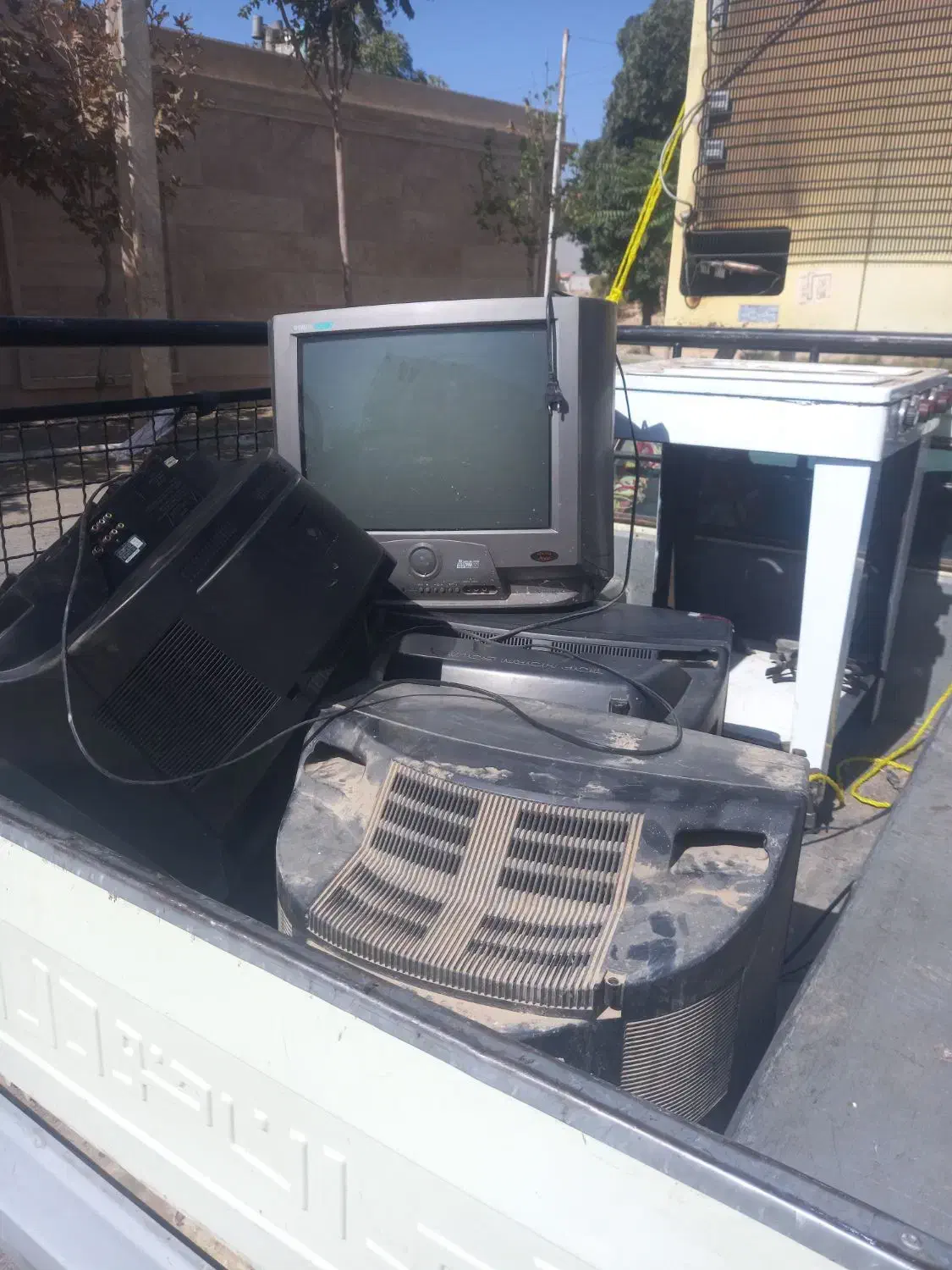 خریدوفروش کامپیوتر وتلویزیون|تلویزیون و پروژکتور|اراک, |دیوار