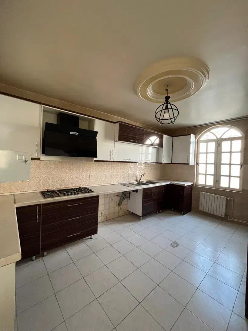 ۱۸۰ متربا پاسیو اختصاصی ۳خواب خوش‌ چیدمان moti