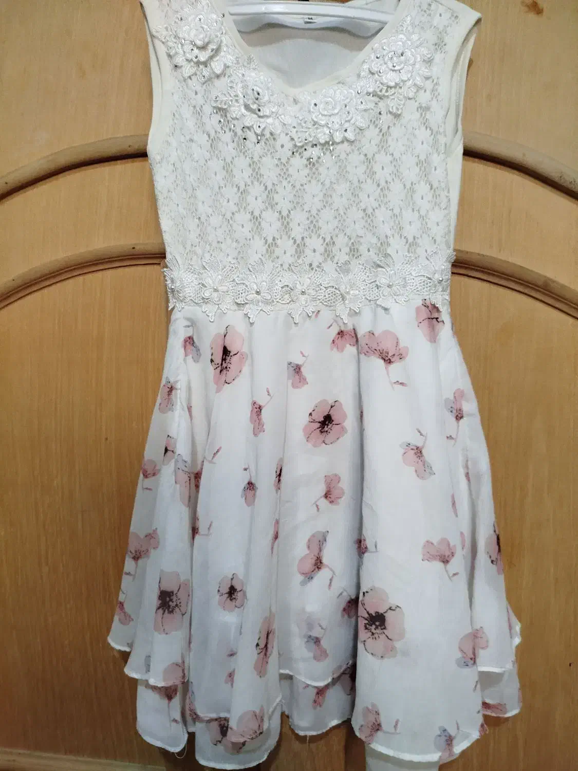 تعدادی لباس دخترانه|کفش و لباس بچه|کاشان, آیت الله سعیدی|دیوار