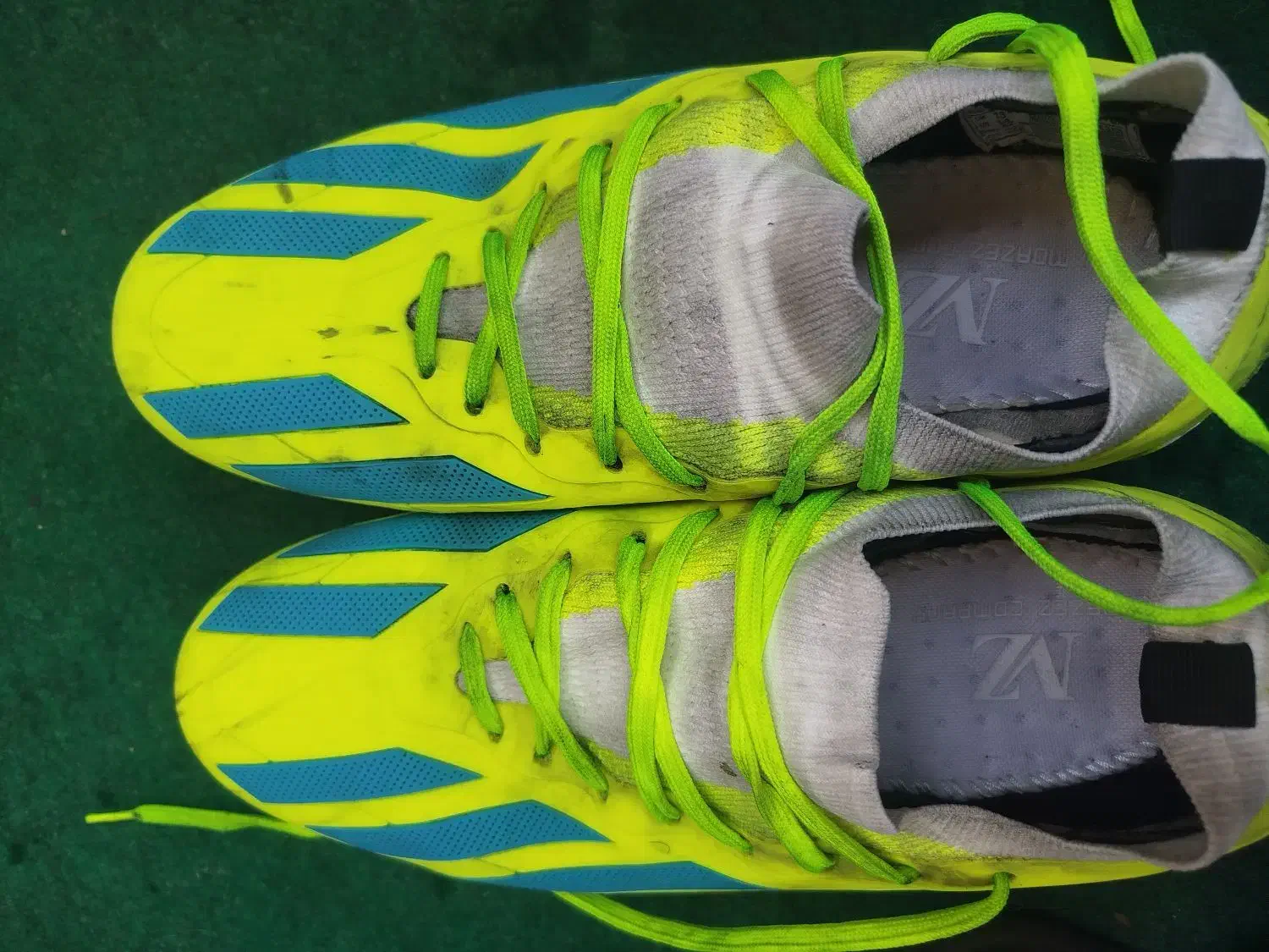 کفش استوک فوتبال درحد نو سایز ۴۳|ورزشهای توپی|مشهد, صداقیه|دیوار