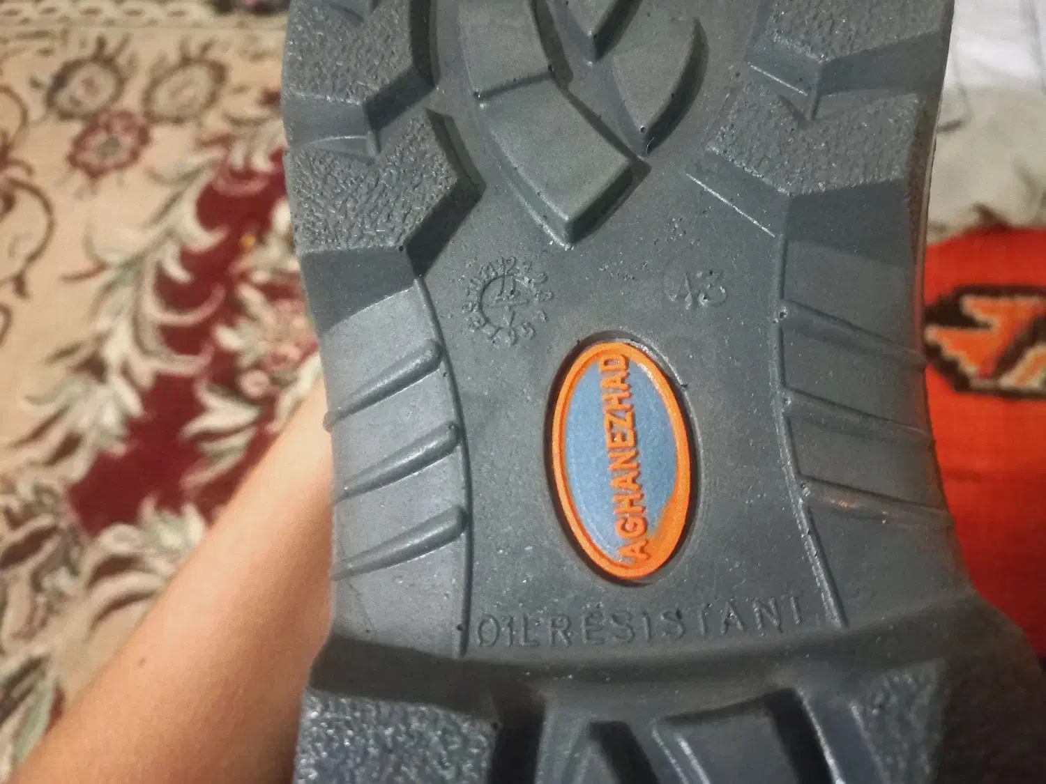 کفش. لباس کار.|کیف، کفش، کمربند|برازجان, |دیوار