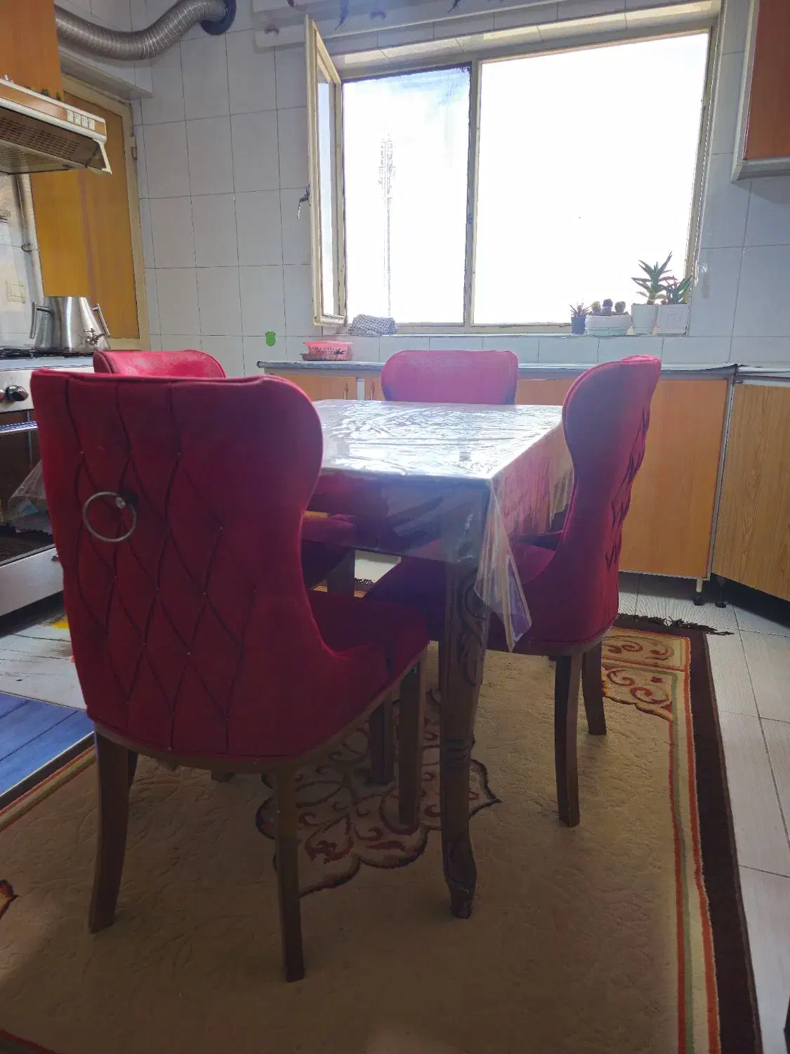 مبل چستر ده نفره بامیز ناهارخوری ۴نفره|مبلمان خانگی و میز عسلی|فولادشهر, B5|دیوار