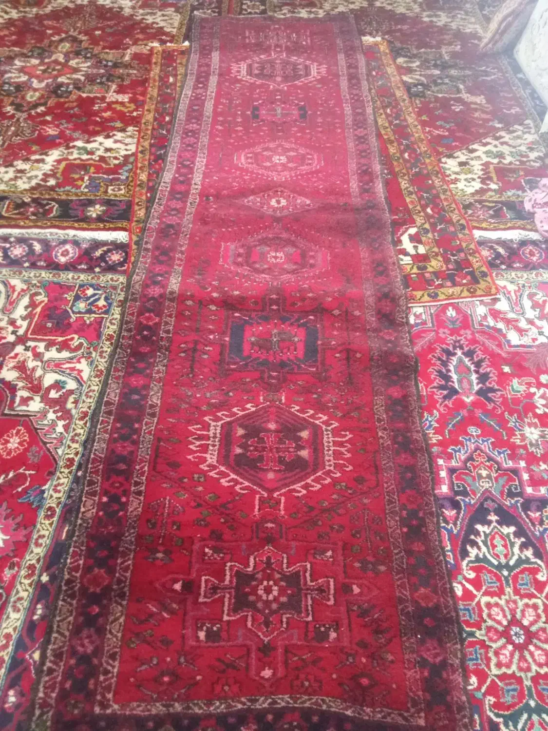 دو عدد فرش دستباف یکی کناره یکی خالچه|فرش|تبریز, |دیوار