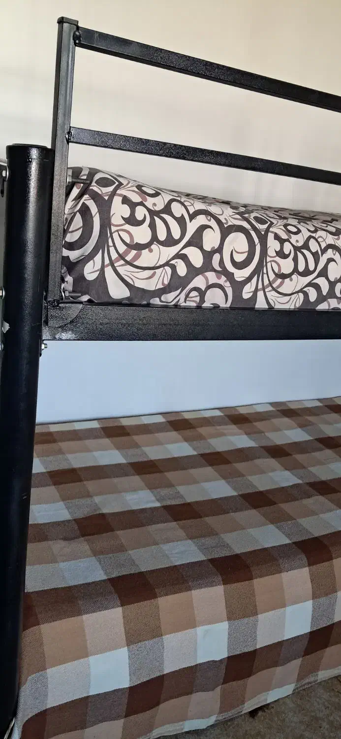 تخت فلزی دوطبقه adidas|تخت و سرویس خواب|قزوین, |دیوار