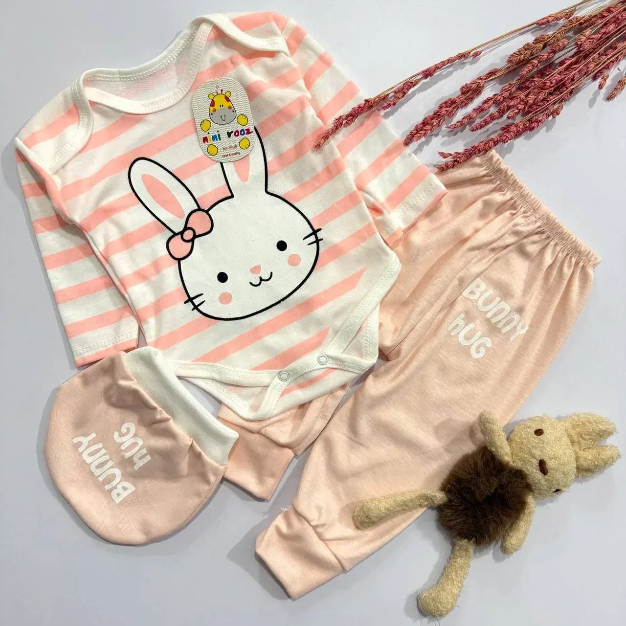 اگر نوزاد زیر یک سال داری این آگهی بخون|کفش و لباس بچه|بروجرد, |دیوار