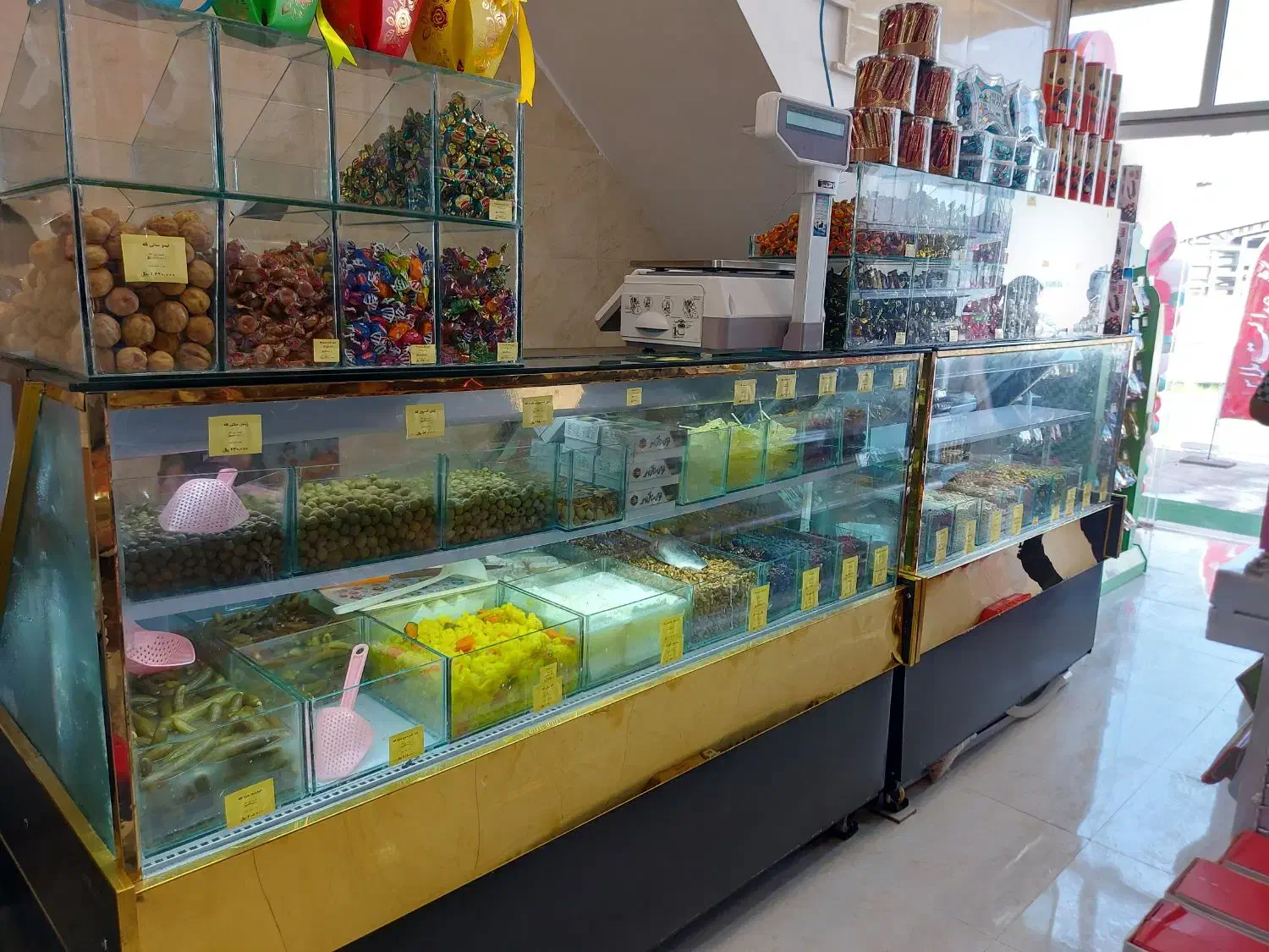 جهت کار در فروشگاه|استخدام خدمات فروشگاه و رستوران|رشت, جماران|دیوار