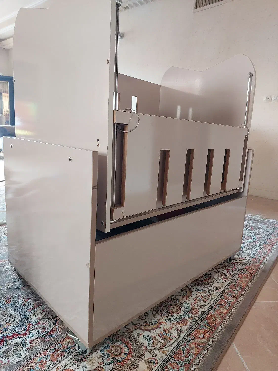 گهواره|تخت و صندلی بچه|سقز, |دیوار