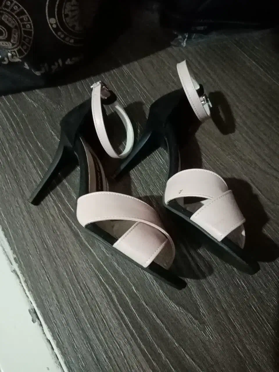 مجلسی زنانه|کیف، کفش، کمربند|پرند, فاز ۱|دیوار