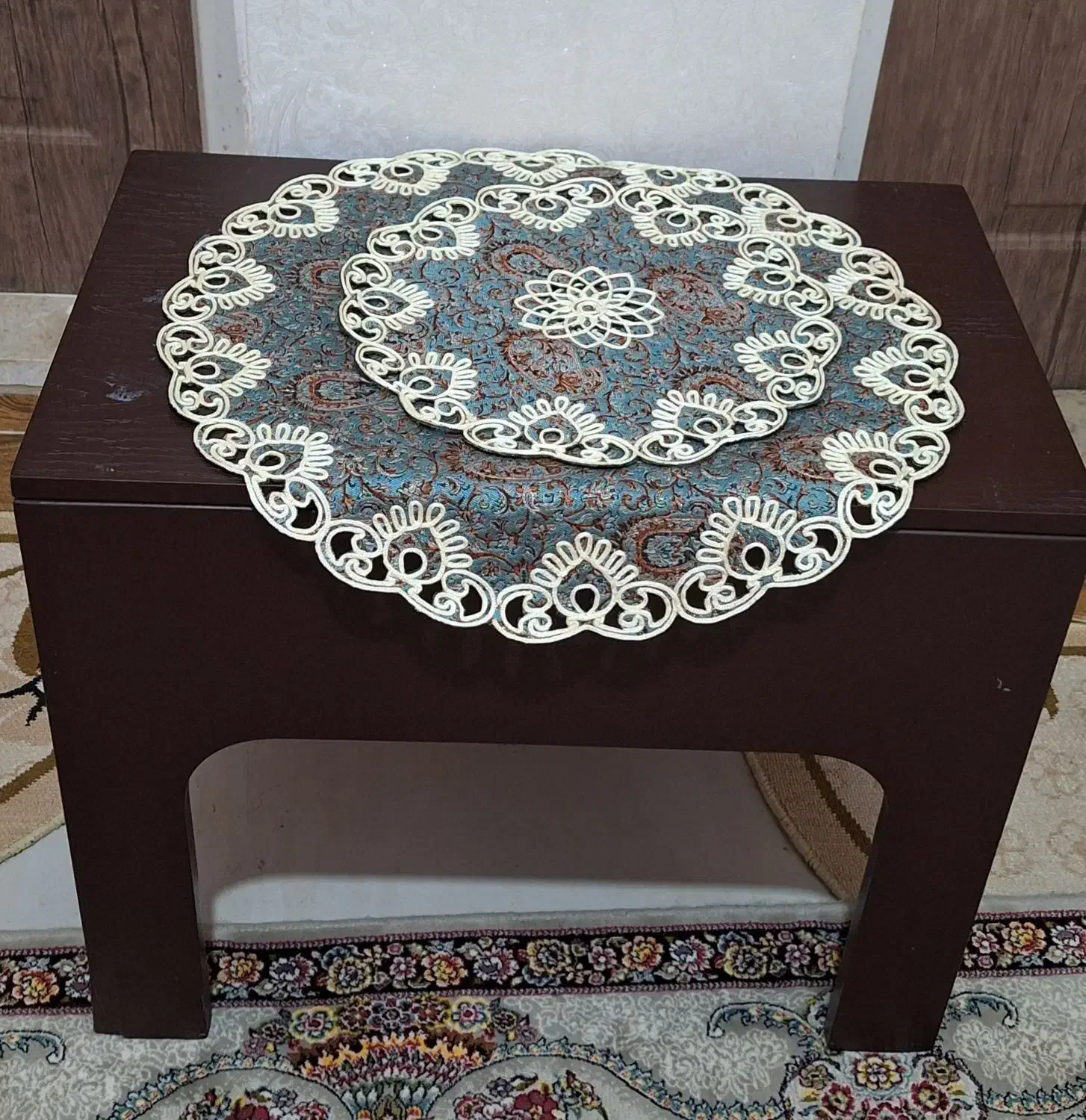 فروش فوری مبل ۵نفره با ۲عدد میز عسلی|مبلمان خانگی و میز عسلی|رشت, امین الضرب|دیوار