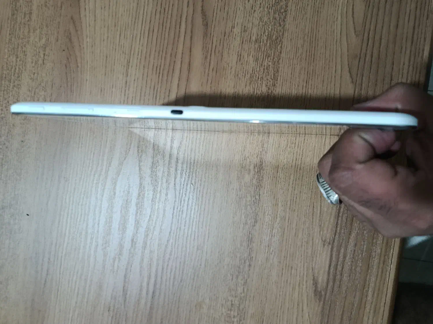 تبلت|تبلت|تهران, فلسطین (میدان انقلاب)|دیوار