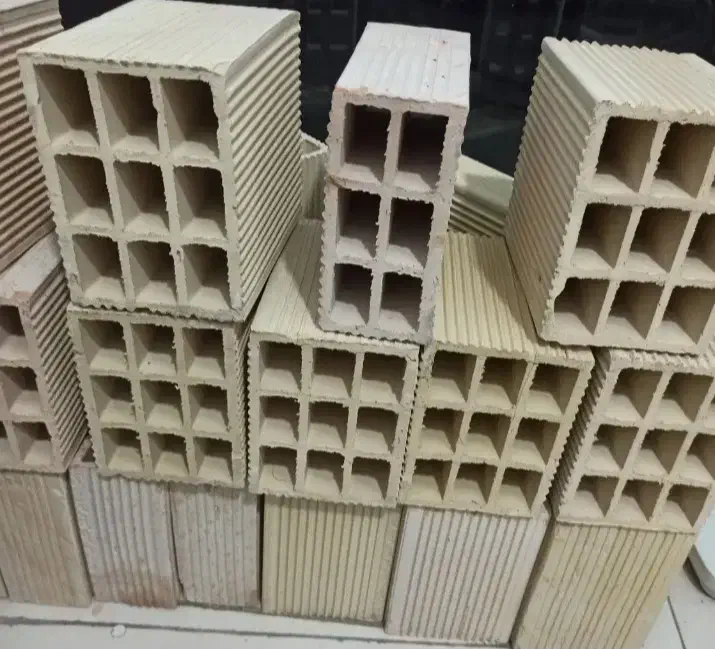 انواع بار خالی کردن آجر کاشی سرامیک جابجایی شن|خدمات حمل و نقل|تالش, هشتپر|دیوار