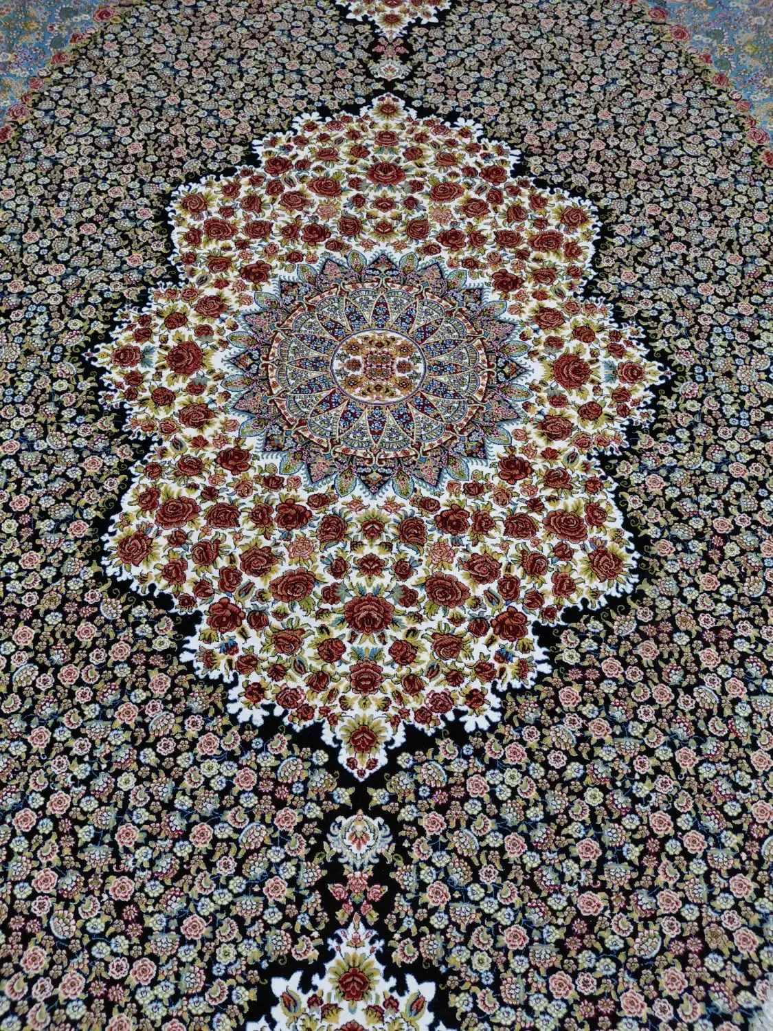 فرش ۱۲ متری مدل رز هفتصد شانه ۲۵۵۰ تراکم یک جفت|فرش|ورامین, خیر آباد|دیوار