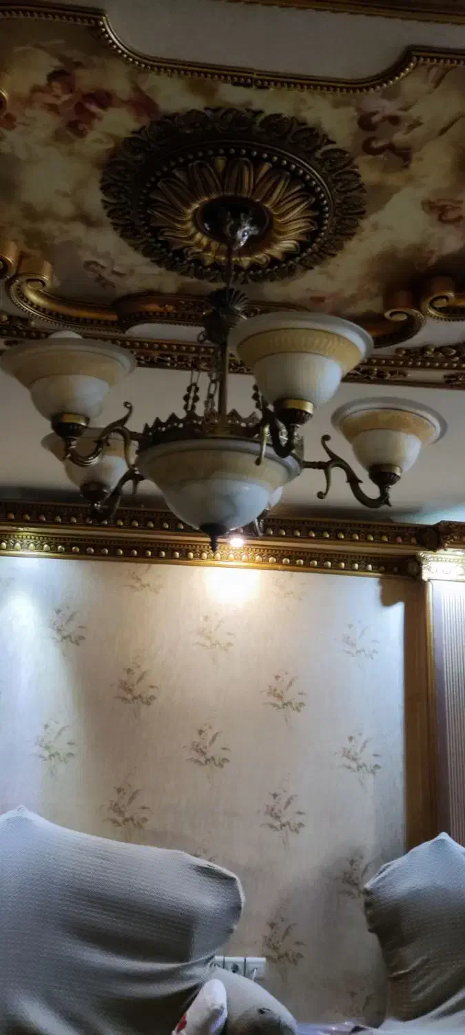 لوستر  پنج  و سه شعله  برنجی|لوستر و چراغ آویز|پردیس, فاز ۲|دیوار