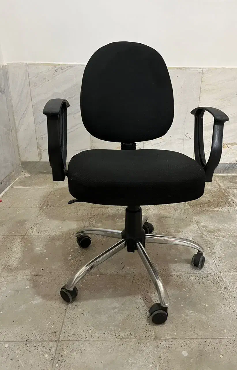 صندلی چرخدار|دفتر کار|هشتگرد, شهرک اداری|دیوار