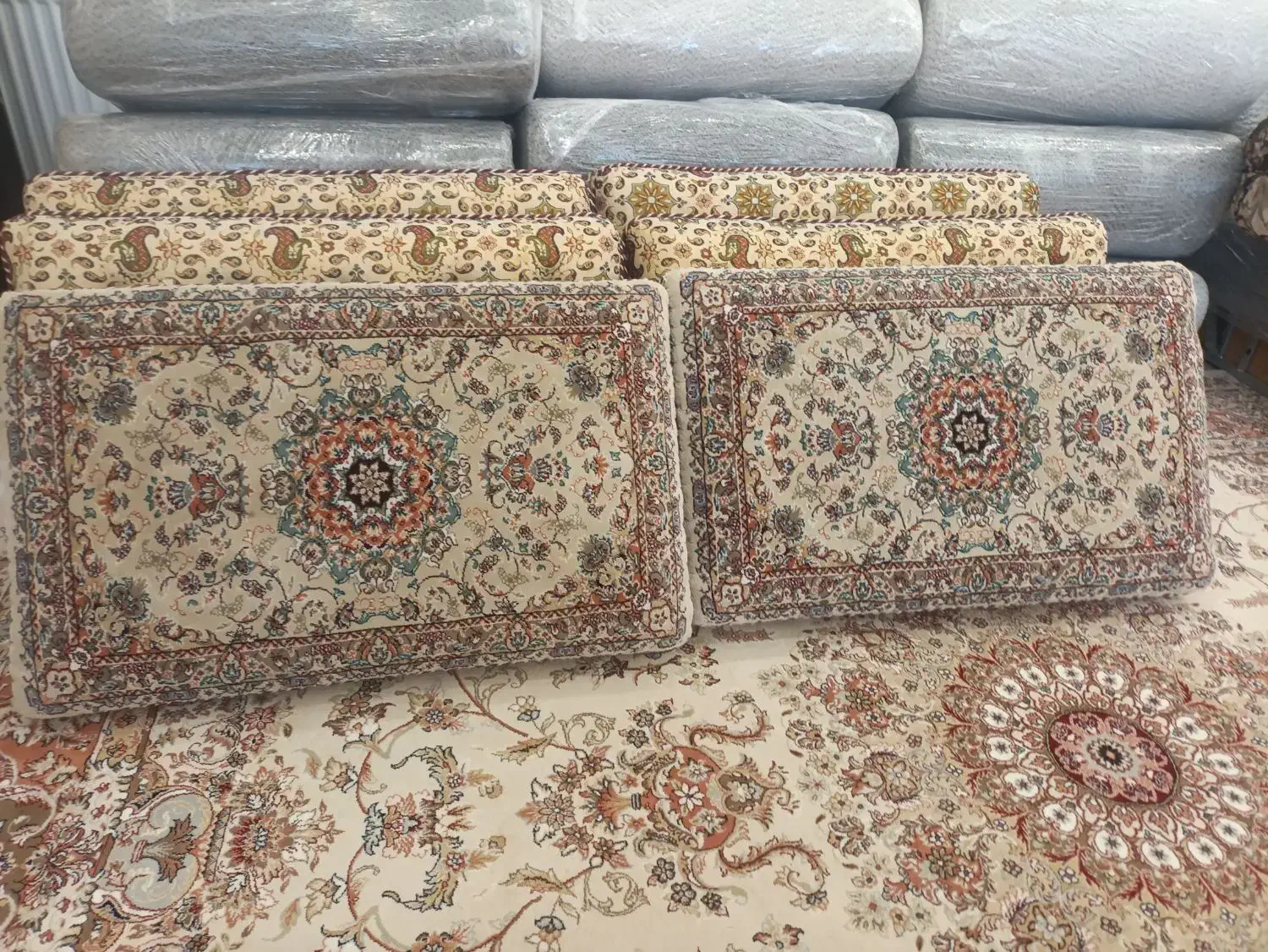 پشتی|پشتی|سنندج, |دیوار