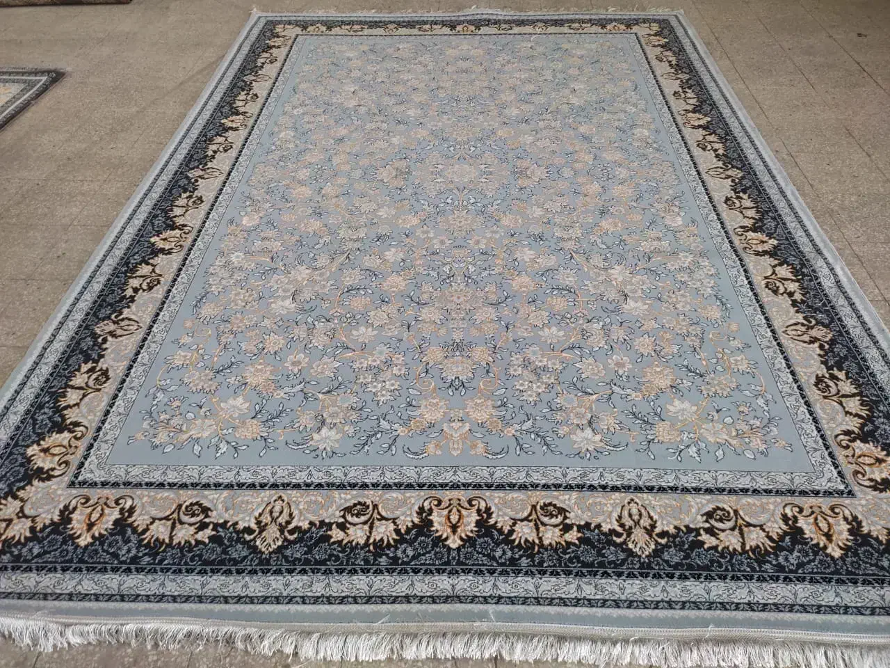 فرش 6و9ومتری موجوداست بازیرقیمت|فرش|بروجرد, |دیوار