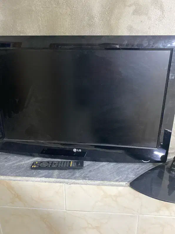 تلوزیون ال جی کره|تلویزیون و پروژکتور|بندر انزلی, لاله|دیوار