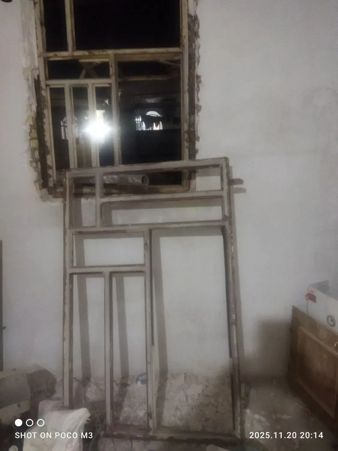 درب دولنگه وپنجره|مصالح و تجهیزات ساختمان|خرم‌آباد, |دیوار