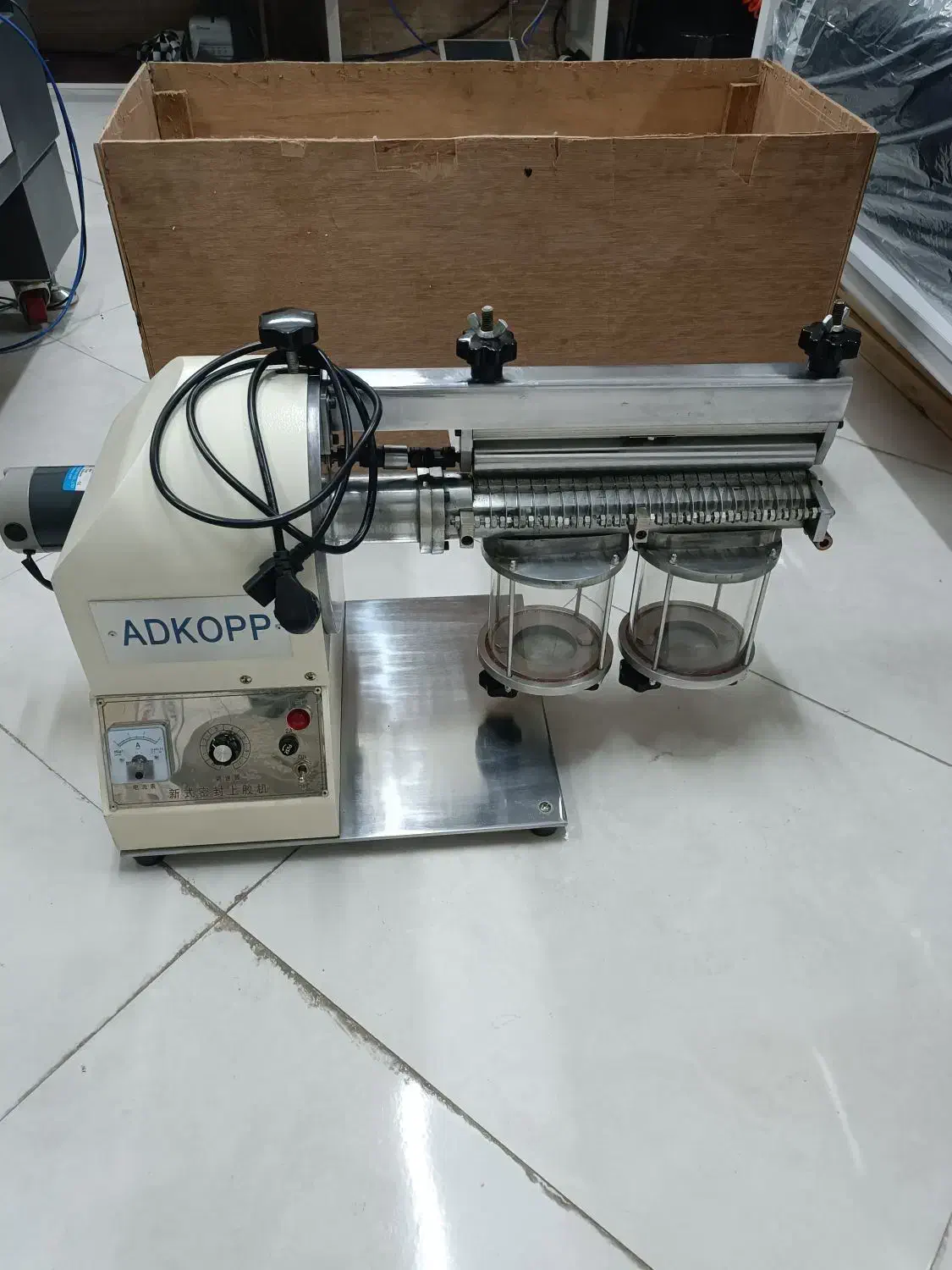 دستگاه چسب زن دو مخزن آدکوپ adkopp|ماشینآلات صنعتی|اندیشه, شهرک صدف|دیوار