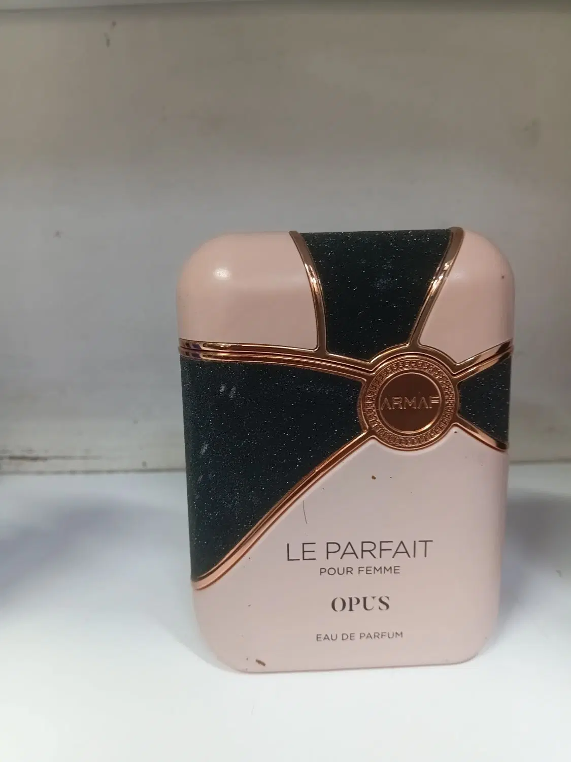 عطر|آرایشی، بهداشتی، درمانی|قم, منبع آب|دیوار