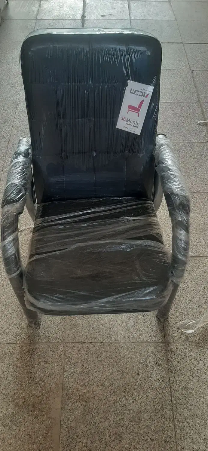 صندلی انتظار|صندلی و نیمکت|زارچ, |دیوار